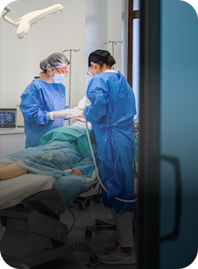 Implant dentar Zigomatic